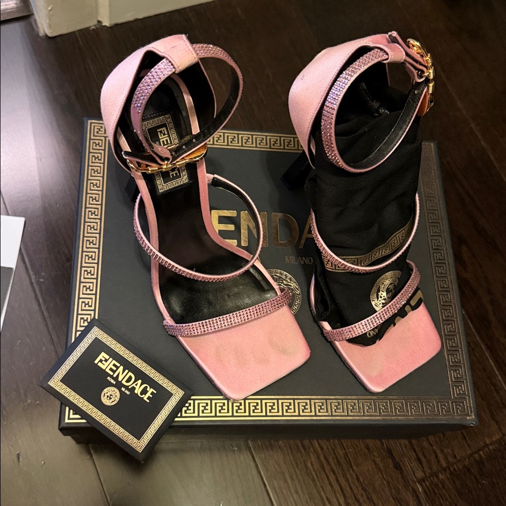Special edition FENDACE collab Fendi & Versace sz39